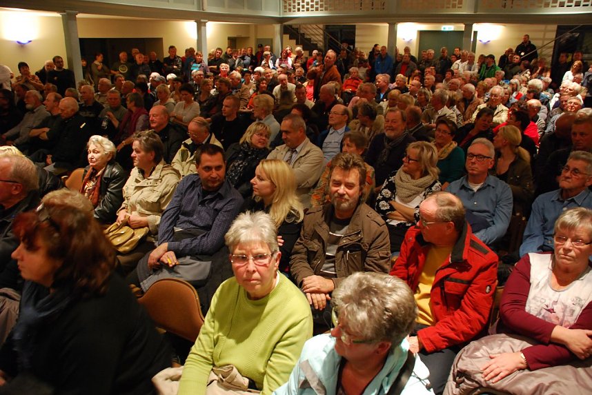 Informationsveranstaltung des AZV in Helbra. Es wurden viele Fragen beantwortet, dennoch blieben am Ende viele Fragen offen.