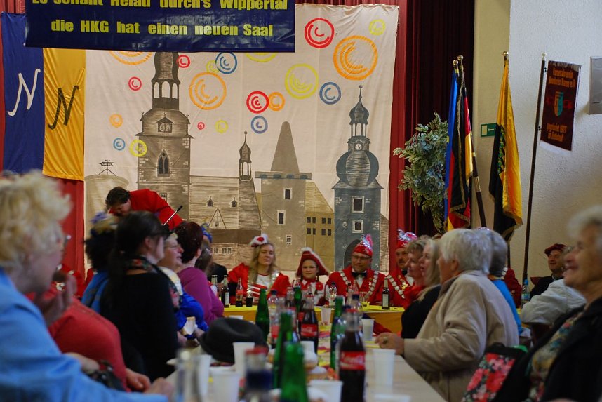 Der Vormittag klang im Ratssaal mit Volks- und Schunkelliedern aus.