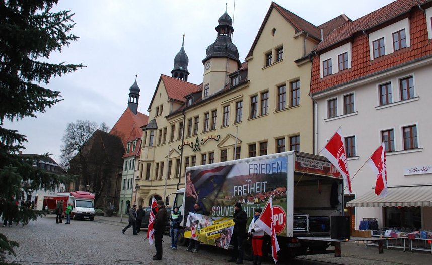 Die Landtagskandidaten der NPD stellten sich heute Nachmittag in Hettstedt vor.