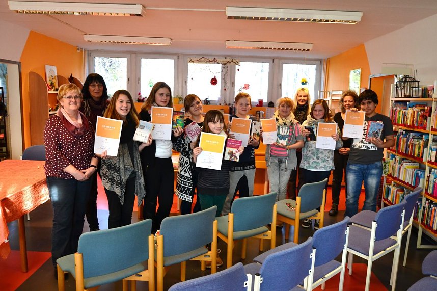 Niemand ging dank der Spendierfreude von Buchh&auml;ndlerin und Bibliothekarinnen leer nach Hause. Der Vorlesewettbewerb hatte sich auch in diesem Punkt f&uuml;r jeden Sch&uuml;ler gelohnt.