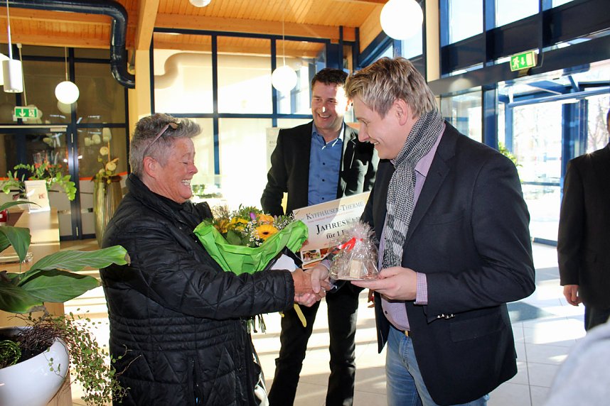 2 Millionste Besucher in der Kyffh&auml;user-Therme begr&uuml;&szlig;t!