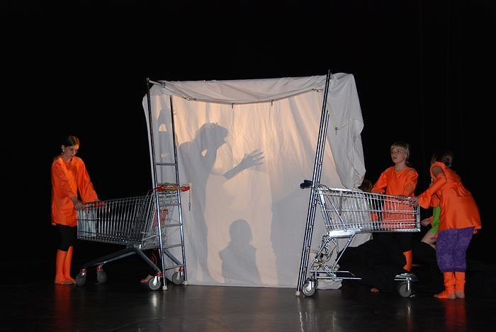 Lichterschein und Dunkelmumps im Theater