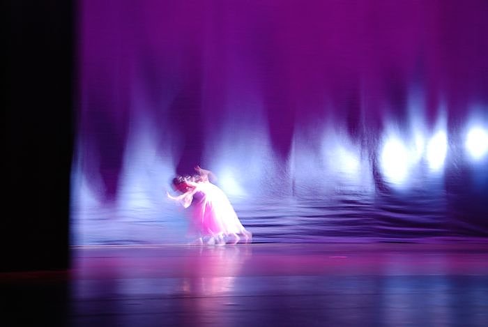 Lichterschein und Dunkelmumps im Theater