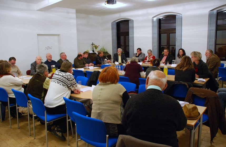 Der Carl-Christian-Agthe-Saal der evangelischen Kirchengemeinde Hettstedt ist j&uuml;ngst fertig saniert worden. Hier fand die Veranstaltung zu Umweltthemen mit den Landtagskandidaten des Landkreises Mansfeld-S&uuml;dharz (Wahlkreis 32) statt.