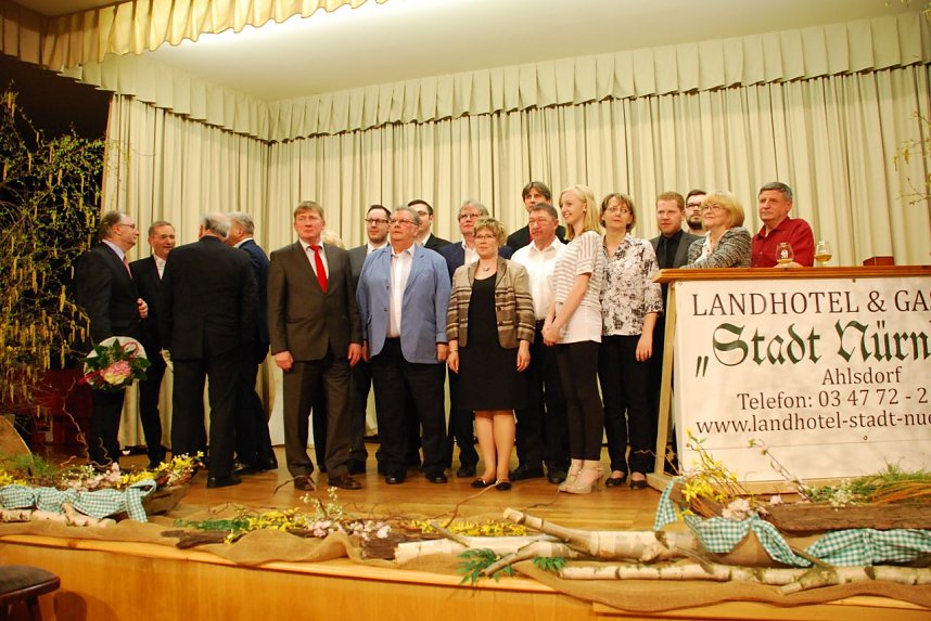 F&uuml;r einen Augenblick im Vordergrund: Menschen, die im Hintergrund daf&uuml;r gesorgt hatten, dass die Veranstaltung gelang.