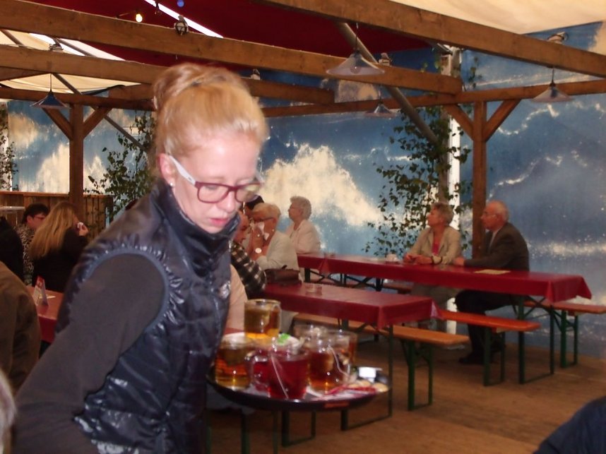 Kalte und hei&szlig;e Getr&auml;nke - Schwerstarbeit f&uuml;r Personal