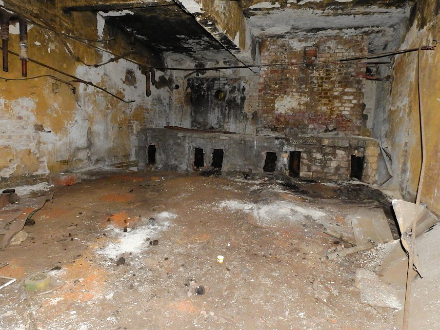 Unwirkliche Orte: Munitionsfabrik Kapen