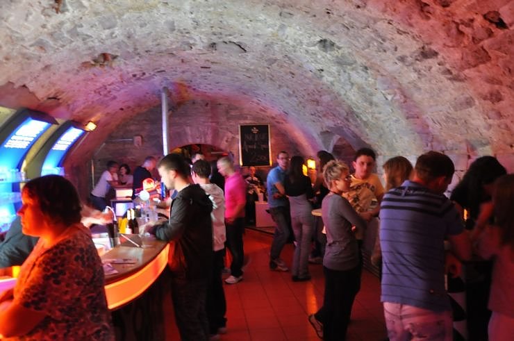 Jackin House VS Depp House Night