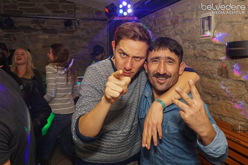 Wir bekennen Farbe! - so hie&szlig; das Motto der Nacht vom Samstag zu Sonntag im Nordh&auml;user Jugendclubhaus. Auf die G&auml;ste wartete nicht nur jede Menge Licht, sondern auch jede Menge toller Musik. Wir haben wieder die Galerie f&uuml;r Sie zusammengestellt.