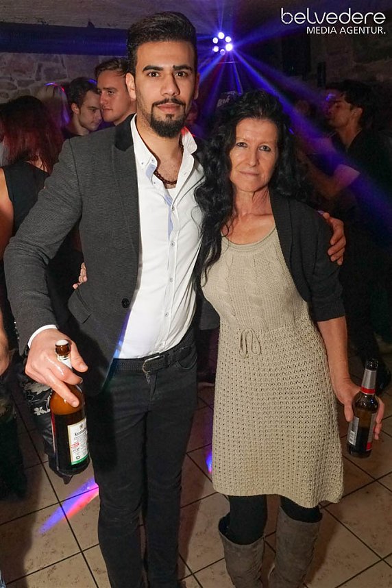 Wir bekennen Farbe! - so hie&szlig; das Motto der Nacht vom Samstag zu Sonntag im Nordh&auml;user Jugendclubhaus. Auf die G&auml;ste wartete nicht nur jede Menge Licht, sondern auch jede Menge toller Musik. Wir haben wieder die Galerie f&uuml;r Sie zusammengestellt.