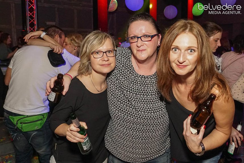 Wir bekennen Farbe! - so hie&szlig; das Motto der Nacht vom Samstag zu Sonntag im Nordh&auml;user Jugendclubhaus. Auf die G&auml;ste wartete nicht nur jede Menge Licht, sondern auch jede Menge toller Musik. Wir haben wieder die Galerie f&uuml;r Sie zusammengestellt.