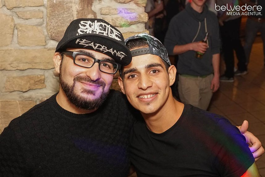 Wir bekennen Farbe! - so hie&szlig; das Motto der Nacht vom Samstag zu Sonntag im Nordh&auml;user Jugendclubhaus. Auf die G&auml;ste wartete nicht nur jede Menge Licht, sondern auch jede Menge toller Musik. Wir haben wieder die Galerie f&uuml;r Sie zusammengestellt.