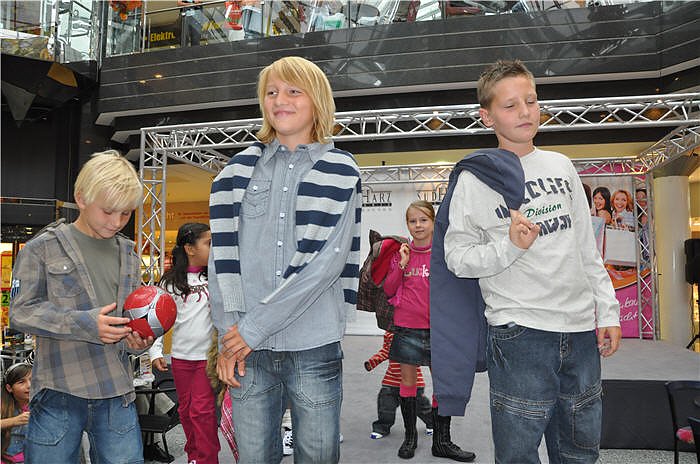 Modeschau in der Galerie