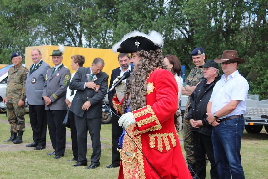 Gro&szlig;e Parade auf dem Dickkopf