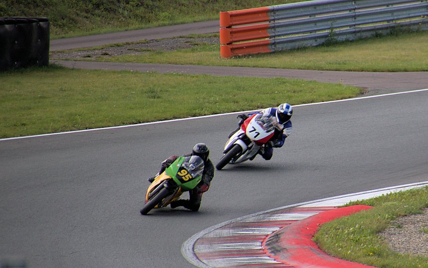 An der Piste und in der Stadt