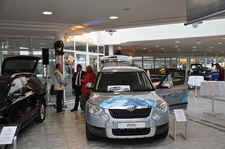 Messe im Autohaus Peter