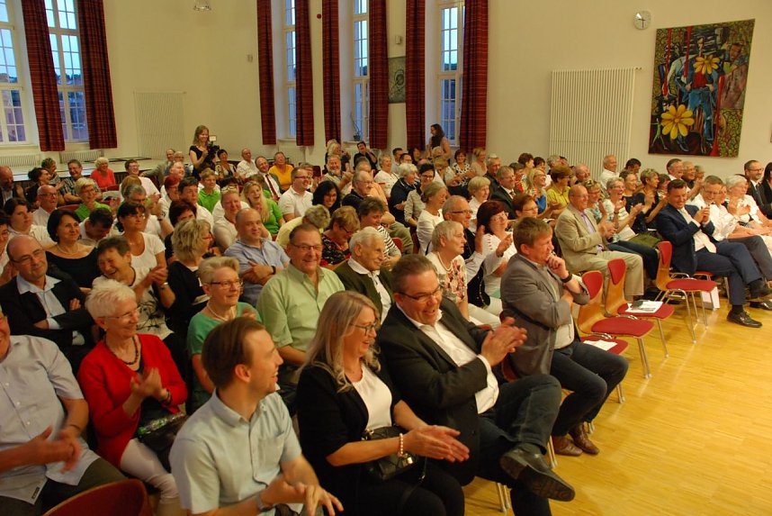 Begeisterung beim Mundartprogramm von Jutta Fischer