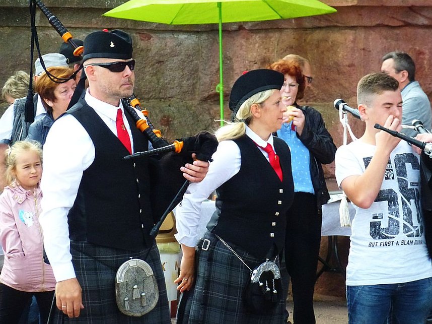 Barbarossa Pipers & Drums am Kyffh&auml;user