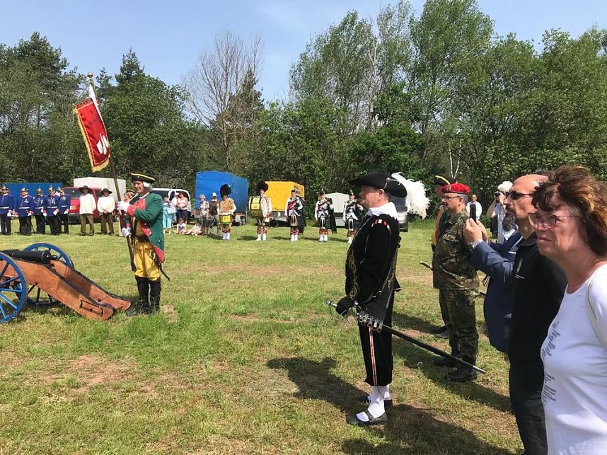 Am Vormittag schwiegen die Kanonen