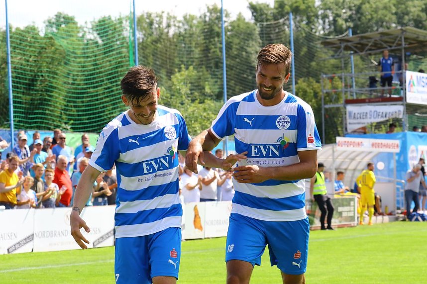 Wacker gewinnt 8:0 gegen Bischofswerda