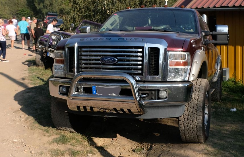 US-Cars in der Westernstadt