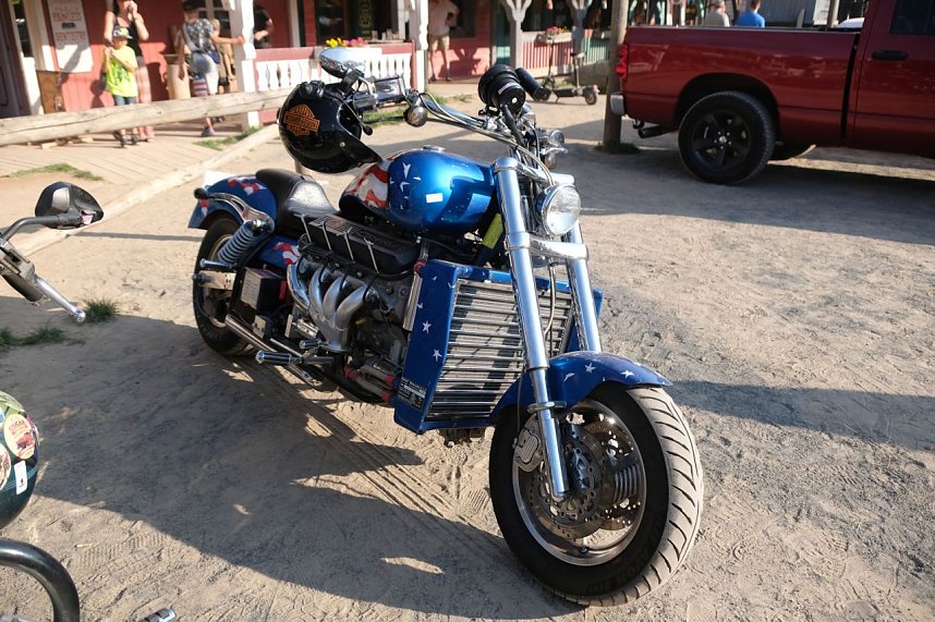 US-Cars in der Westernstadt