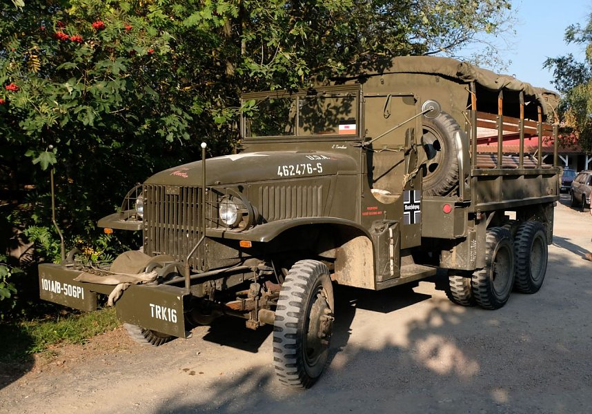 US-Cars in der Westernstadt