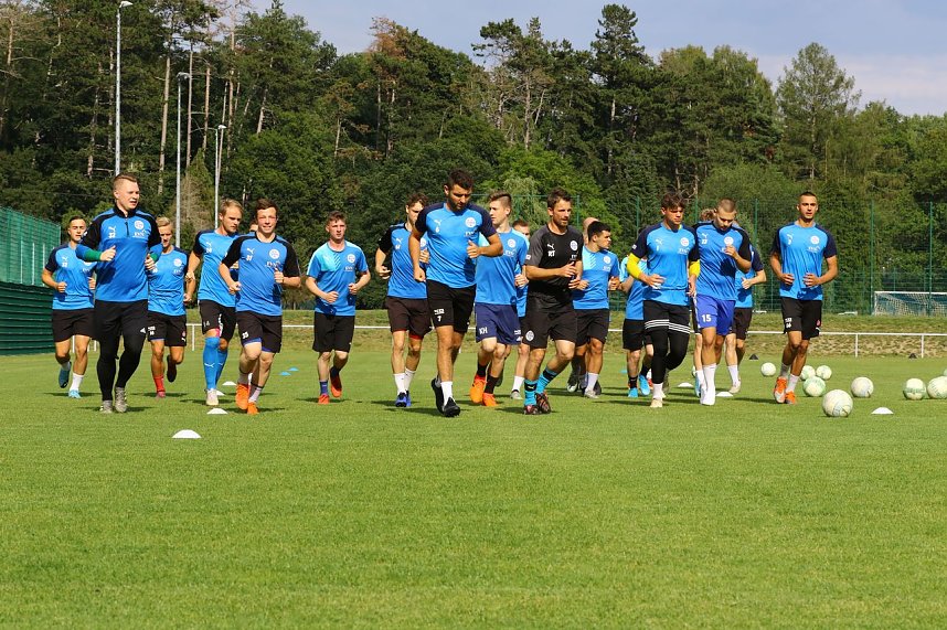 Trainingsauftakt des Oberliga-Kaders im AKS