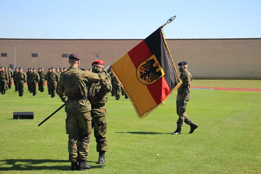 Bei Appell in Sondershausen Kommando &uuml;ber geben