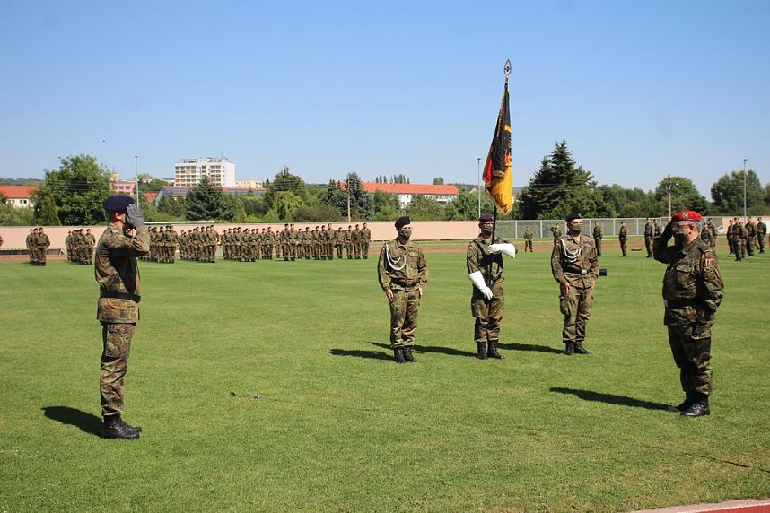 Bei Appell in Sondershausen Kommando &uuml;ber geben
