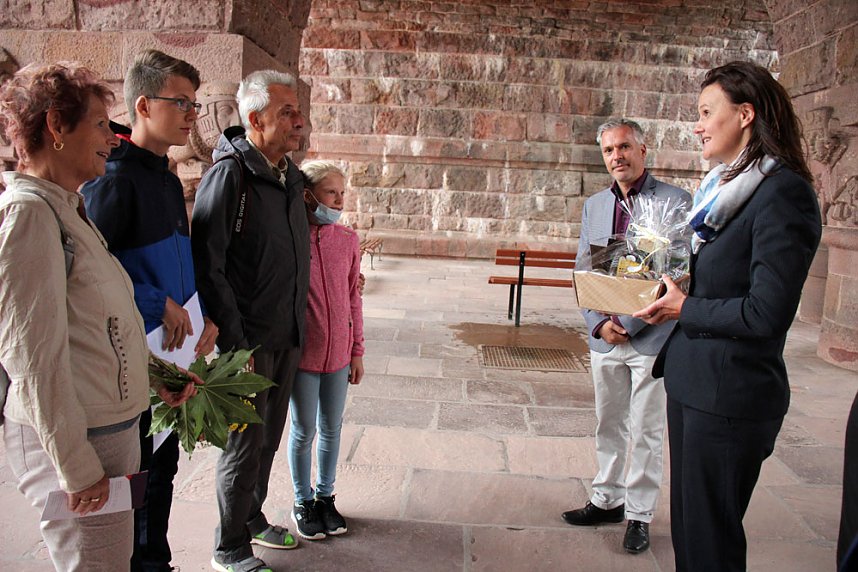 Einmillionster Besucher am st&uuml;rmischen Kyffh&auml;user-Denkmal