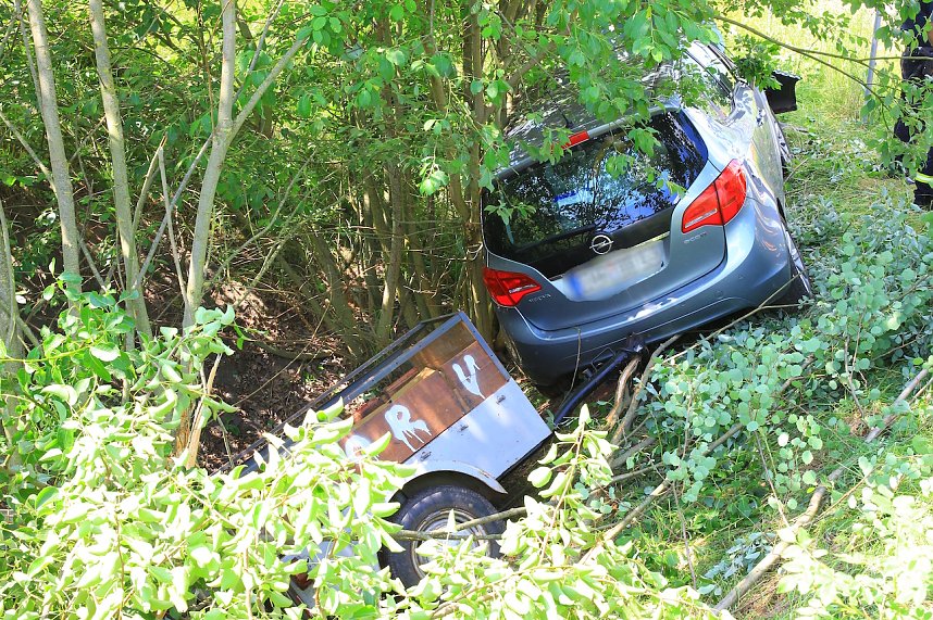 Von der Autobahn abgekommen 