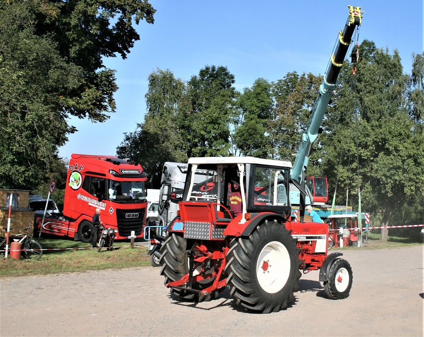Drittes Traktor- und Oldtimertreffen in Bennungen