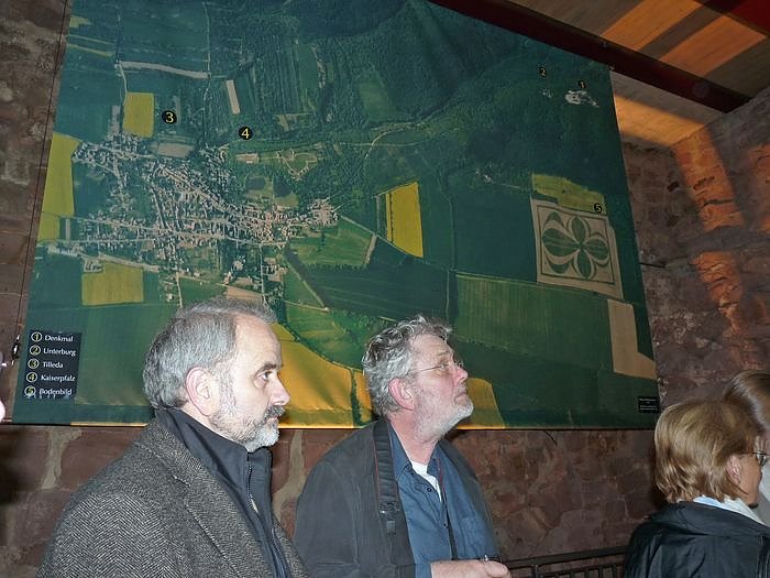 Henriette pickt am Kyffh&auml;user