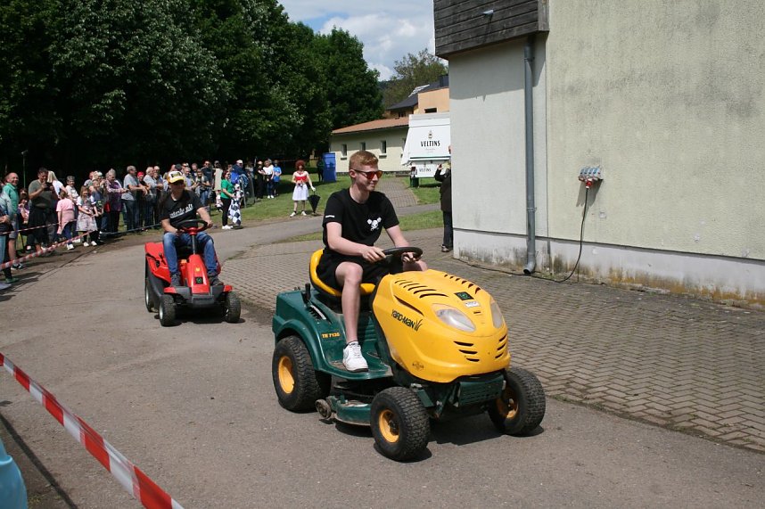 Treckerparade in Uftrungen