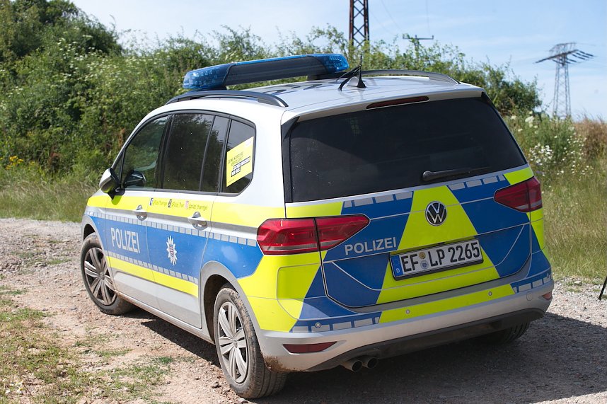 Ein ausgebrannter Wagen mit einer Leiche wurde heute bei Nordhausen gefunden