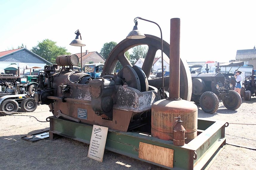 Motoren- und Maschinenschau zu Dreschfest in Sundhausen