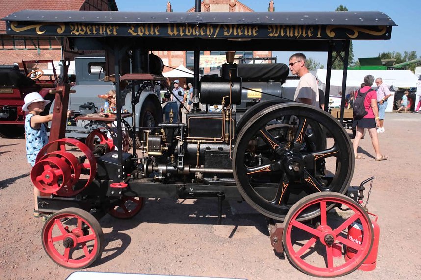 Motoren- und Maschinenschau zu Dreschfest in Sundhausen