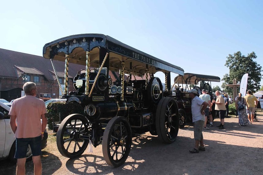 Motoren- und Maschinenschau zu Dreschfest in Sundhausen