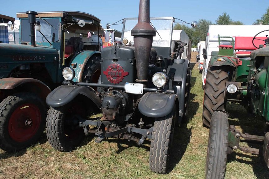 Motoren- und Maschinenschau zu Dreschfest in Sundhausen