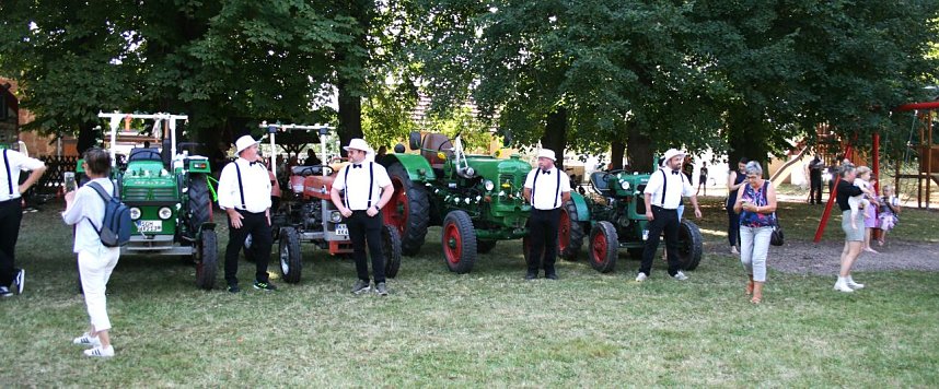 Froschfest und Treckerschau