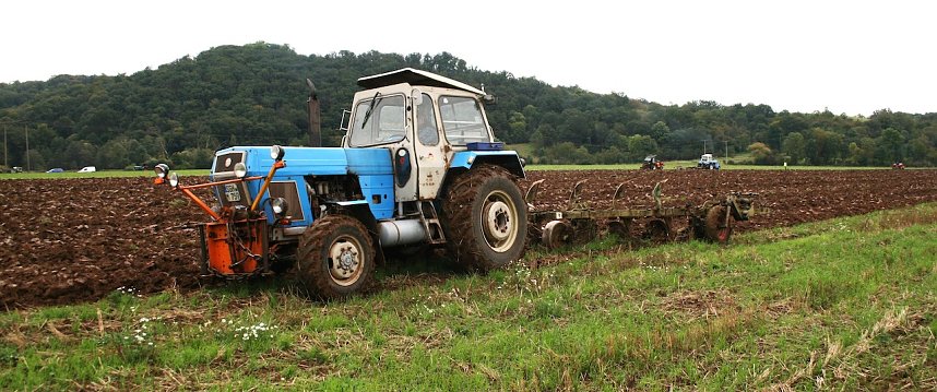 Landwirt Friedrich Wilhelm Steinemann aus Berga voll im Einsatz