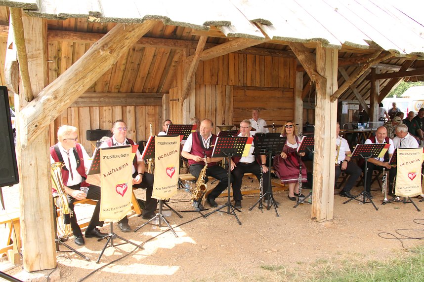 Kanonendonner auf der Pfalz Tilleda