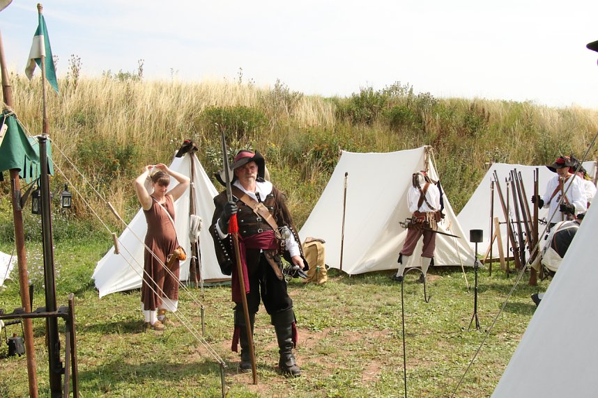 Kanonendonner auf der Pfalz Tilleda