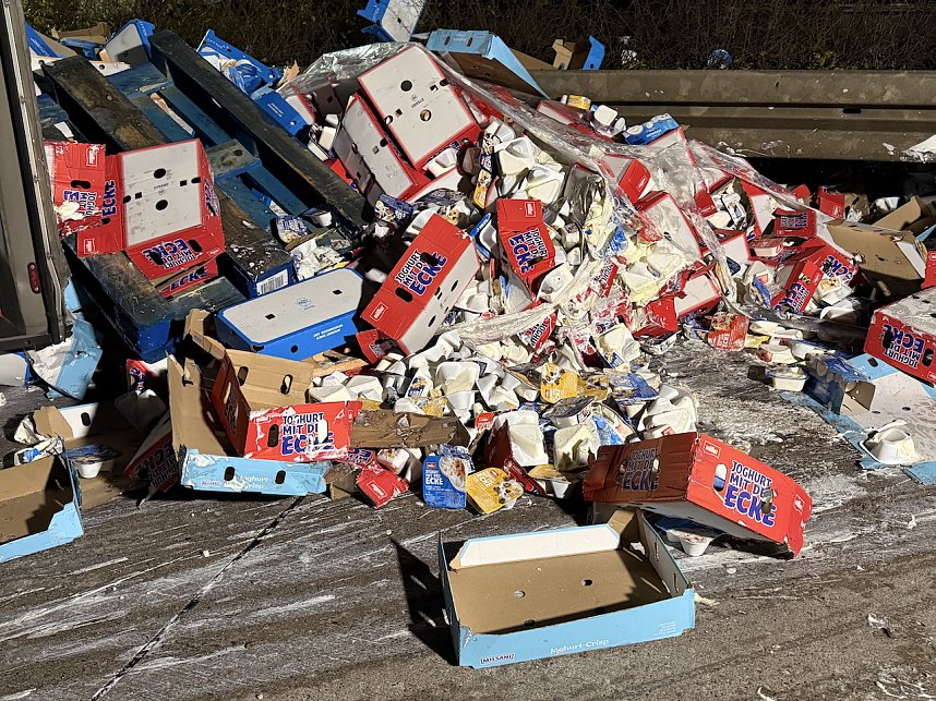 LKW-Unfall auf der Autobahn 38