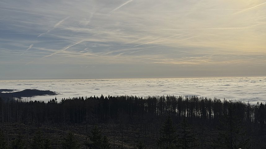 &Uuml;ber den Wolken - Blick &uuml;ber den Harz.