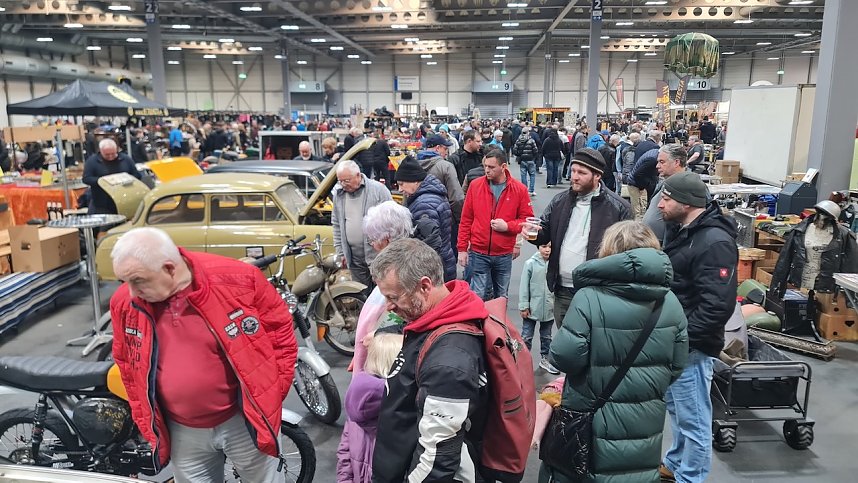 Jede Menge Oldtimer gab es am Wochenende in Erfurt zu sehen.