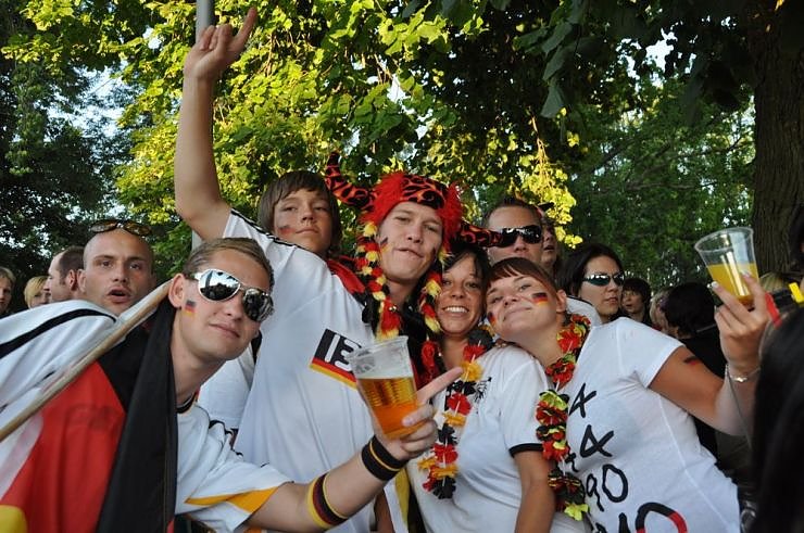 Public Viewing auf den Petersberg